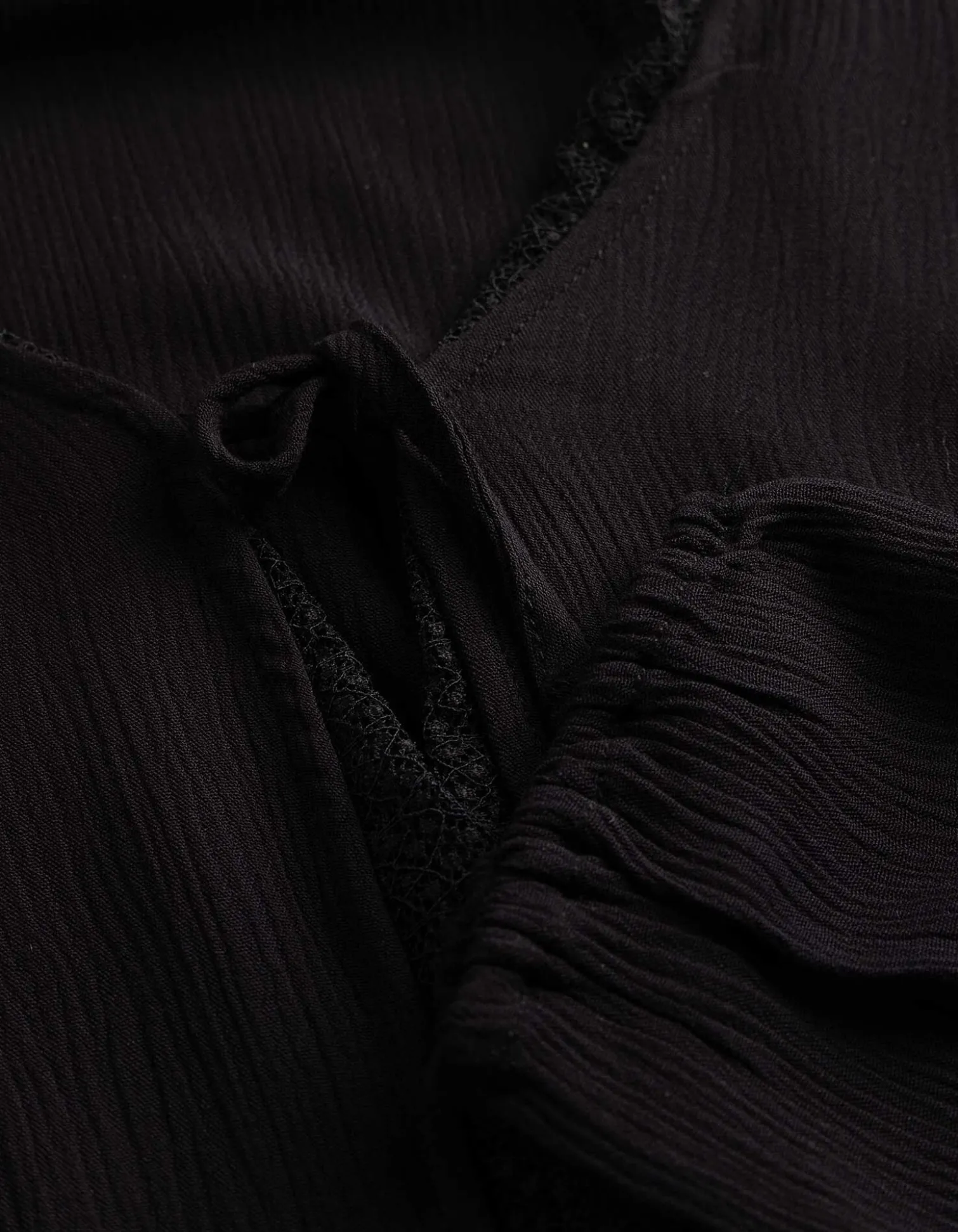 Bluse - Spitzenbesatz - schwarz