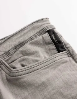 Jeans - Modern Straight Fit - grau