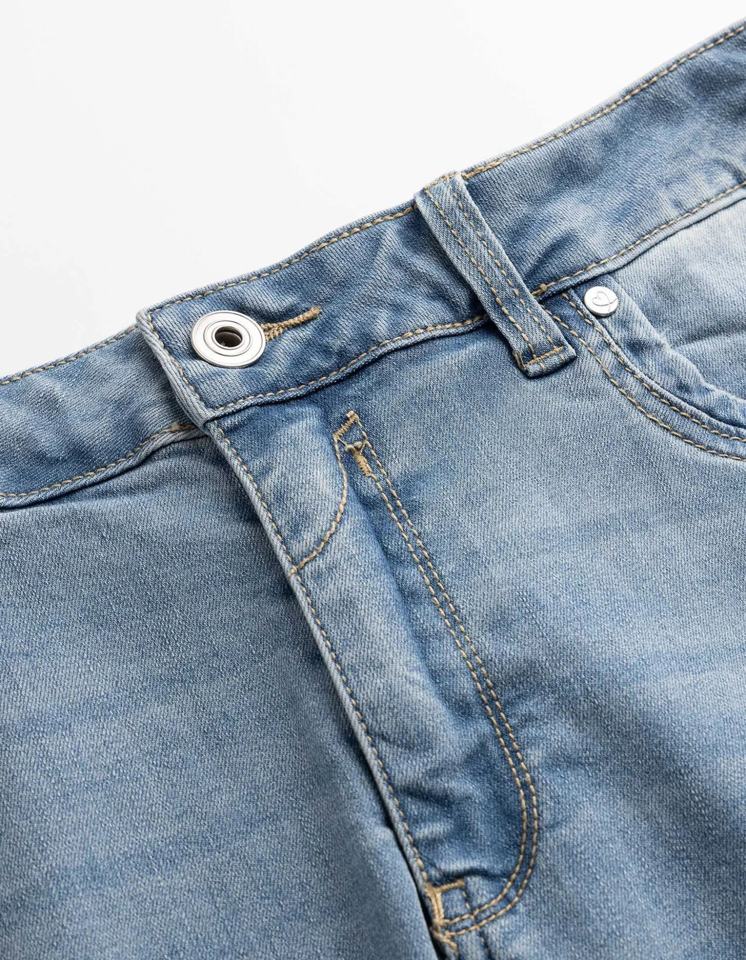 Jeans - Wascheffekte - hellblau