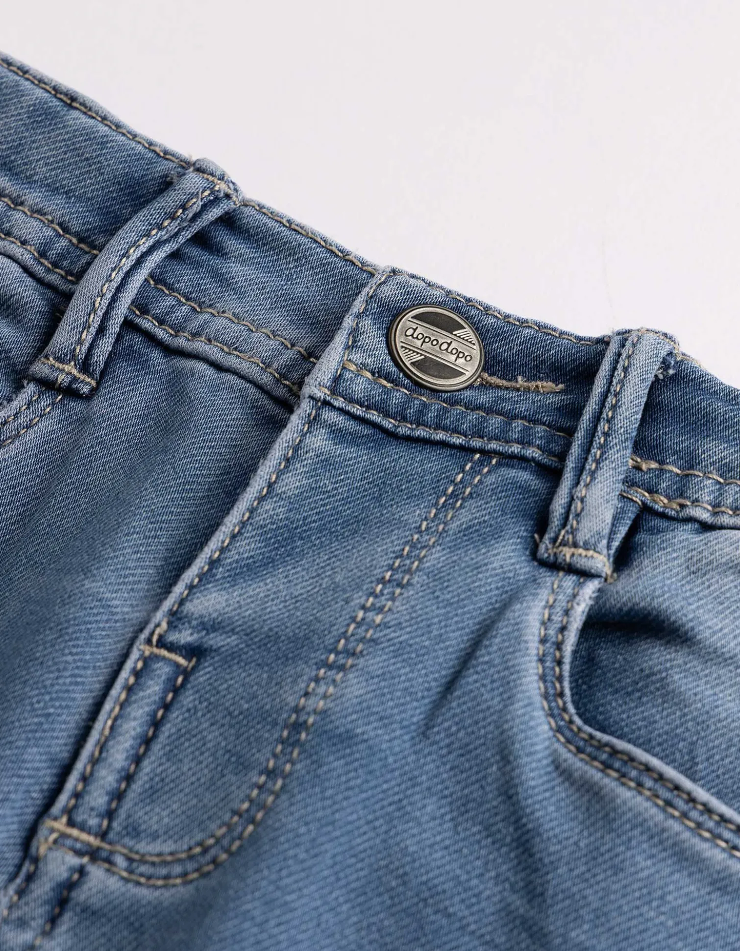 Jeans - Wascheffekte - hellblau