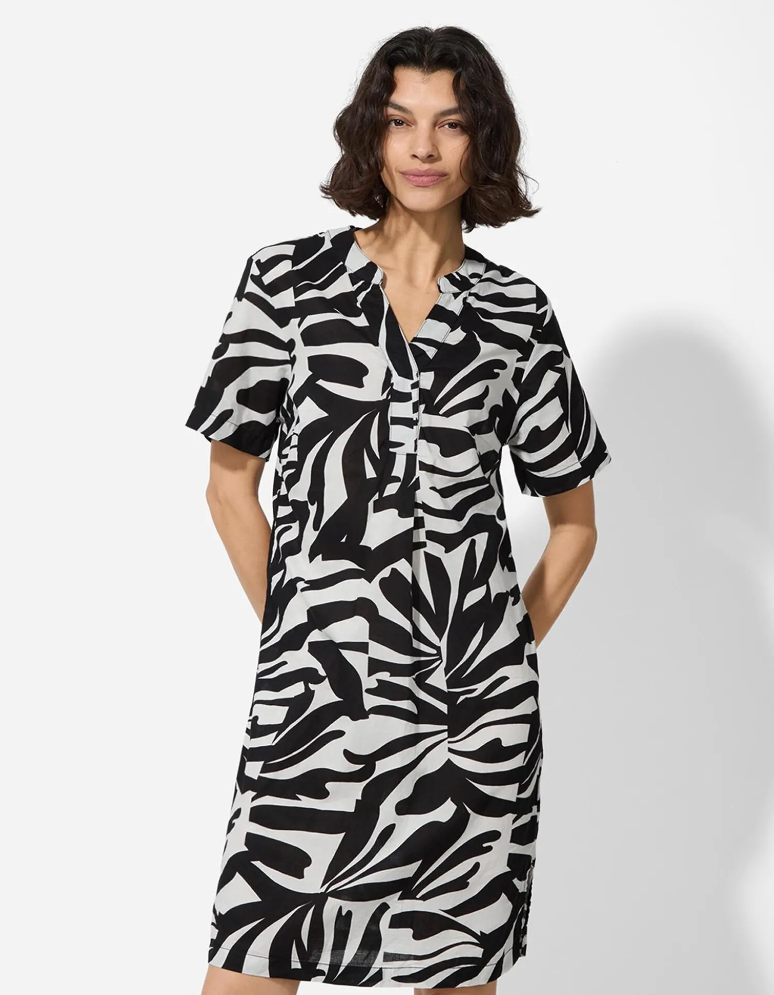 Kleid - Seitenschlitz - weiß