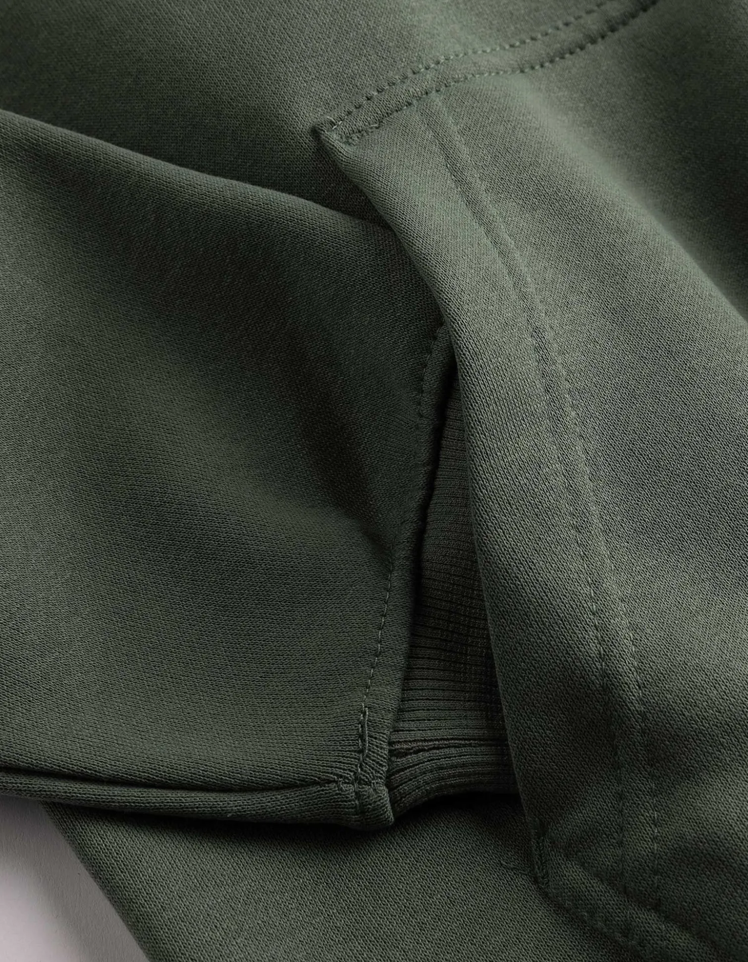 Sweatshirt - Kapuze - dunkelgrün