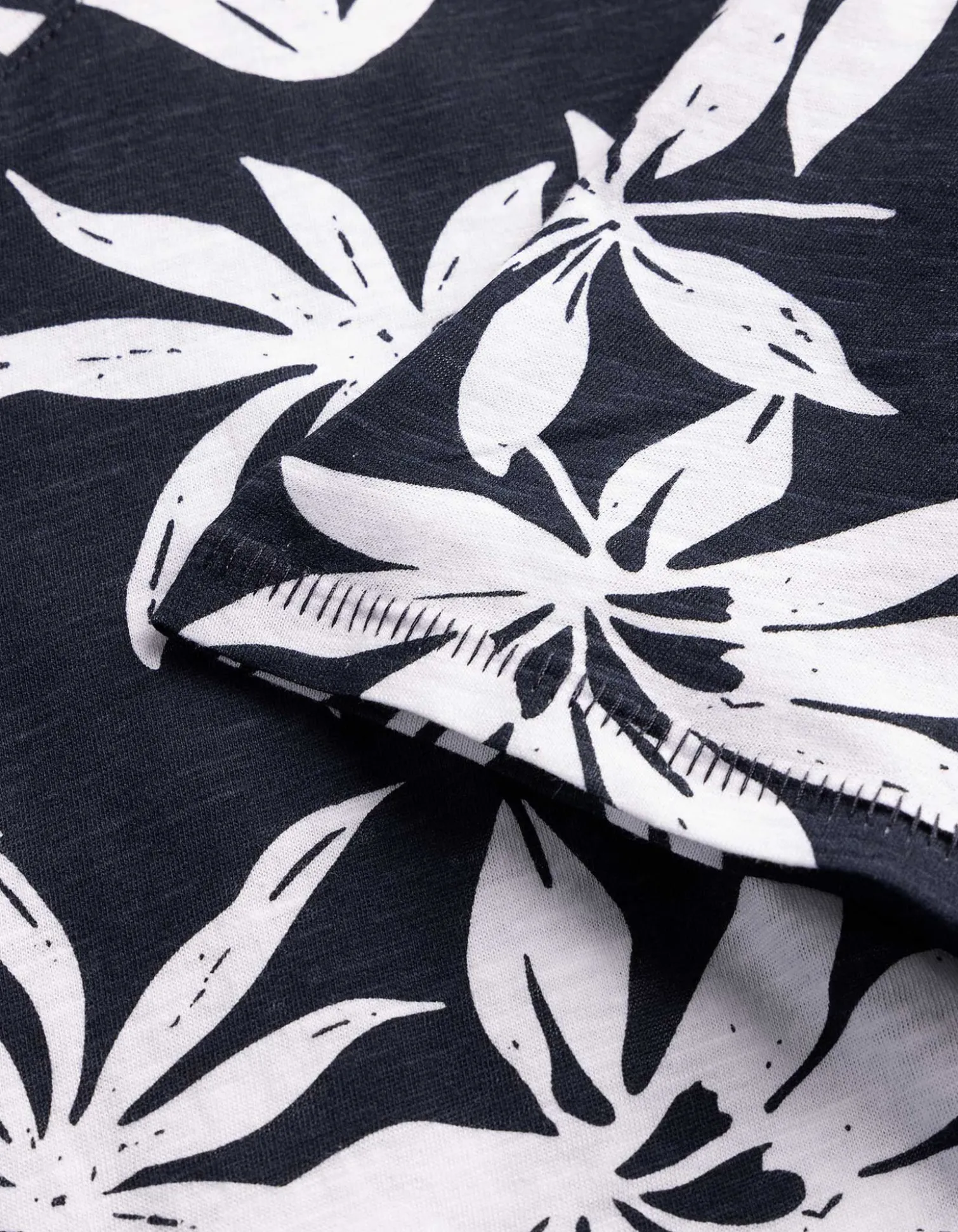 T-Shirt - Allover-Print - weiß