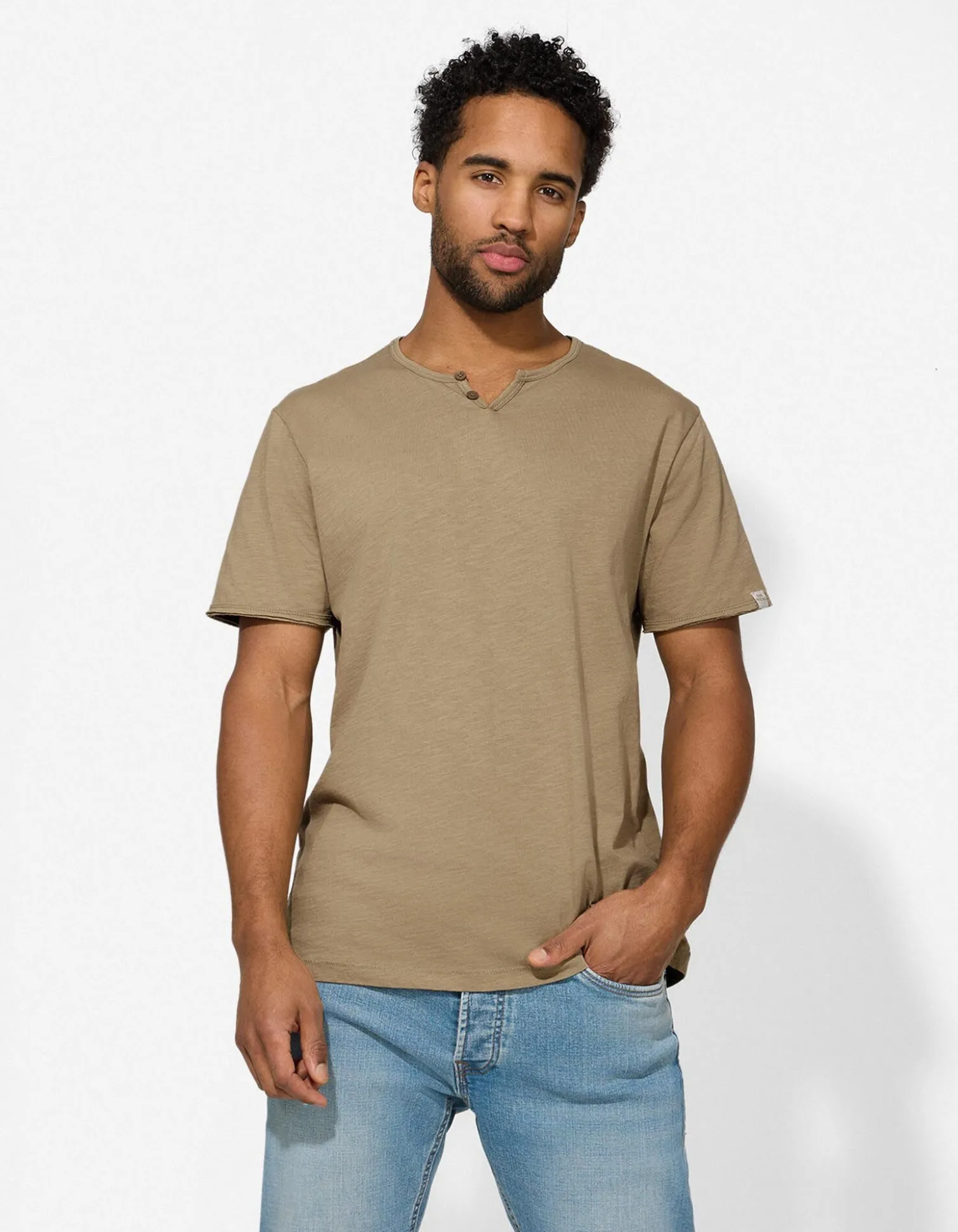 T-Shirt - T-Shirt-Ausschnitt - beige