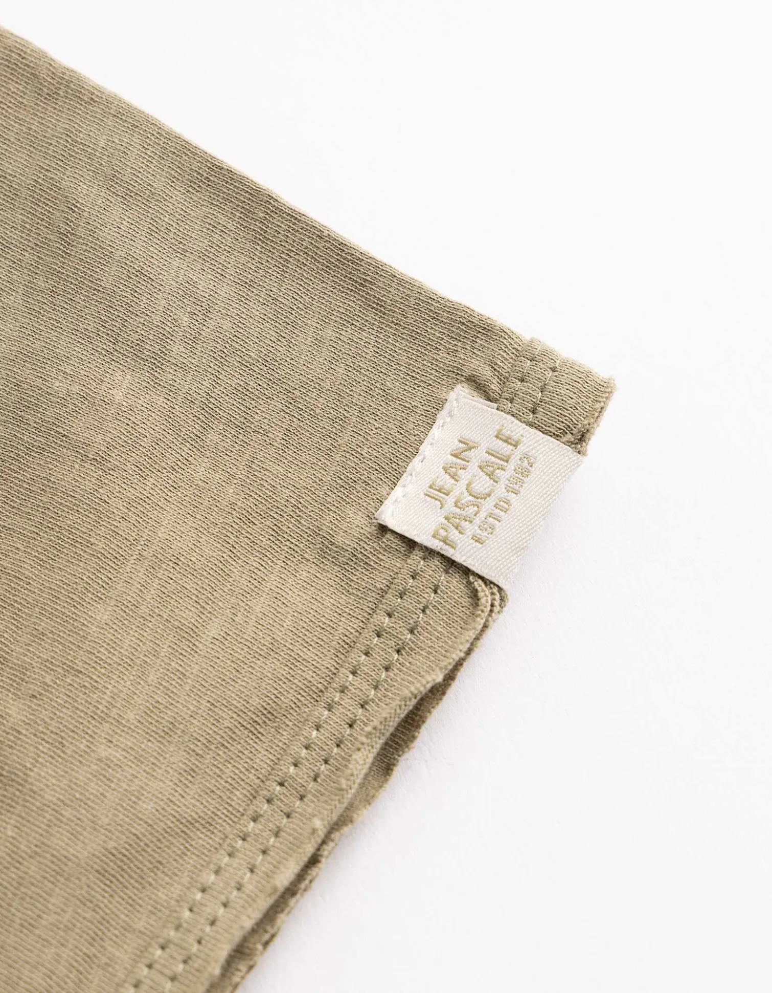 T-Shirt - T-Shirt-Ausschnitt - beige